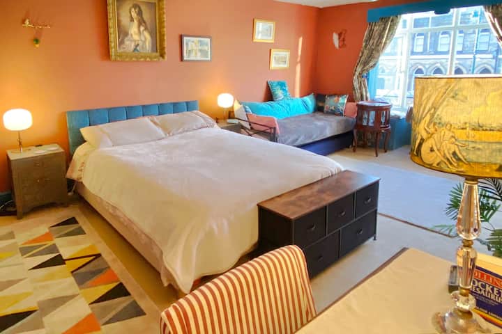 Bookseller’s Boudoir & Garden W Coast/forest Walks - Runswick Bay