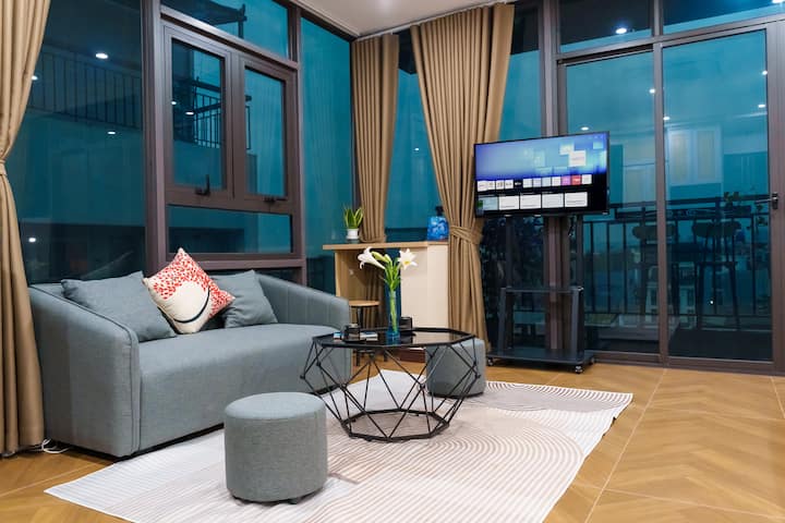 Penthouse - Panorama - Balcony - Central West Lake - China