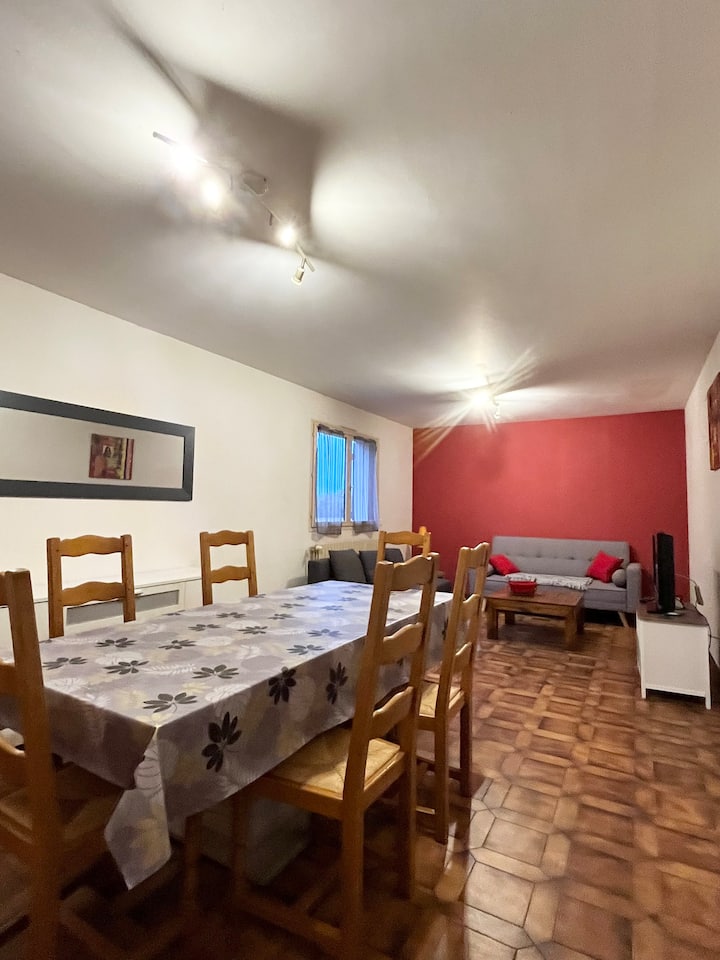 Maison Dans Un Quartier Calme Avec Cour Privative - Trévoux