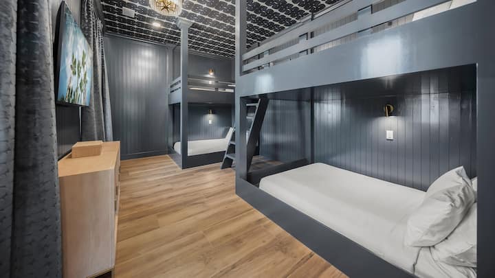 Dormitorio 7 - Camas queen superpuestas - Baño en la habitación