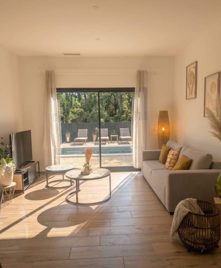 Jardin De Sévigné : Piscine & Brunch - Grignan - Grignan