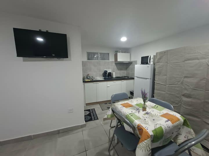 Charmant Studio Au Centre Du Village. - Valensole