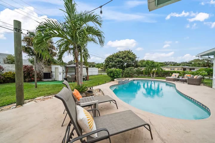 Coastal Home W Heated Pool Near Kennedy| 3br/2ba - 可可