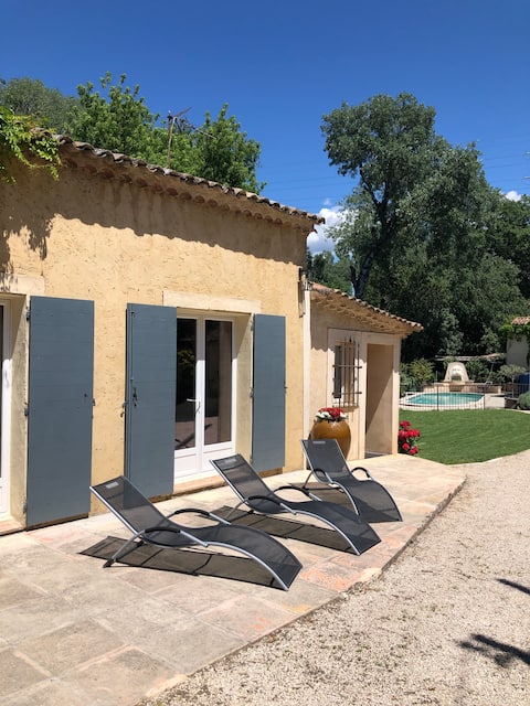 House with character: 3 km (2 miles) from Aix