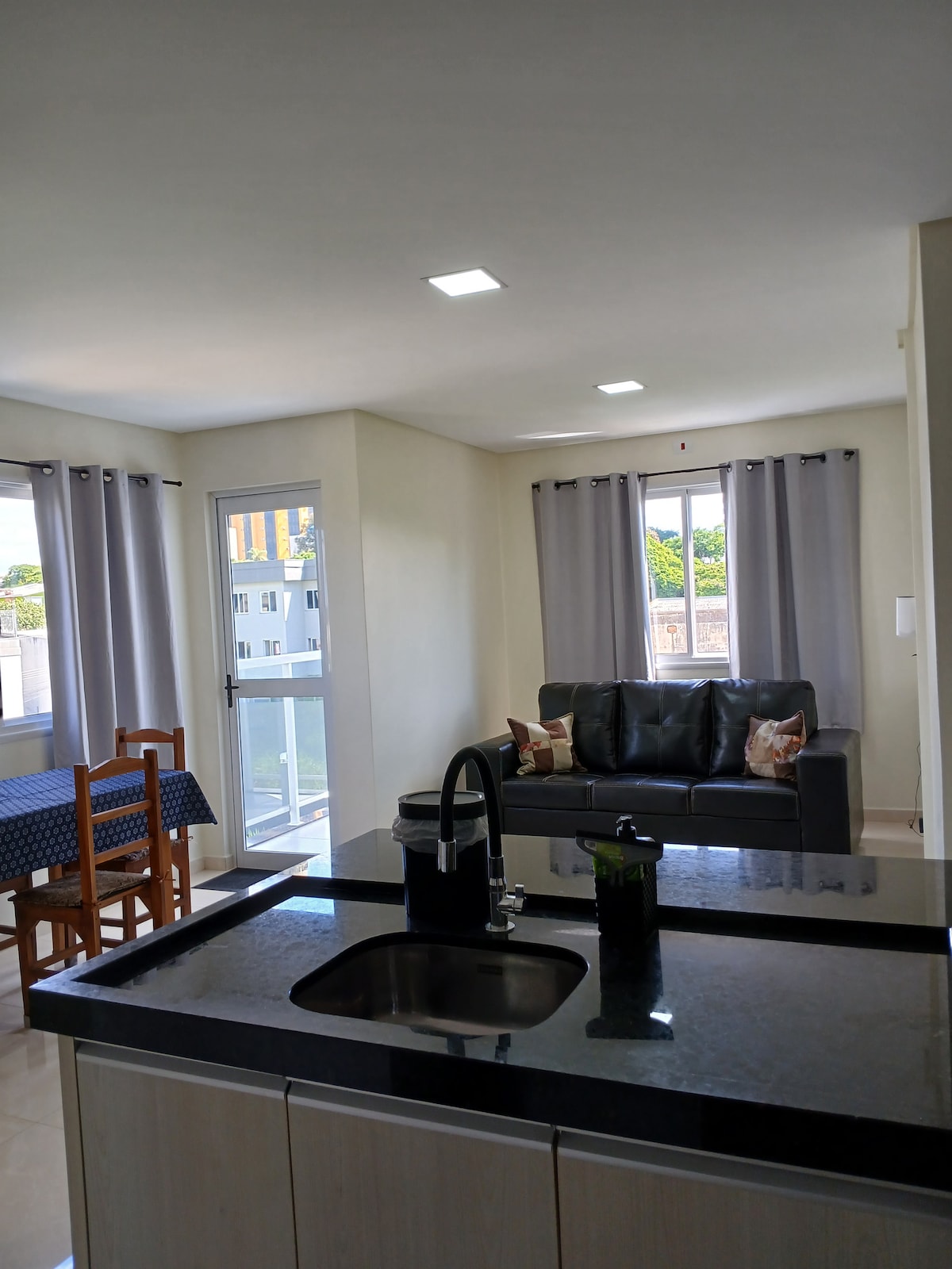 Apartamento central ideal para quem vem a passeio - Rua Naipi