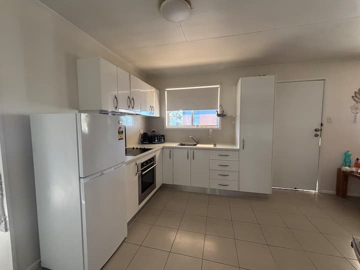 Private Beachfront Apartment - Margate, Australia