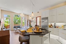Refined Waikiki Residence