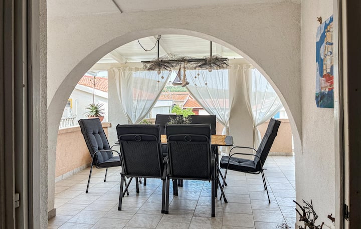 2 Bedroom Amazing Apartment In Vir - Vir