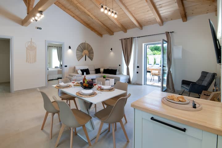 Ts Luxury Villa - Paxi
