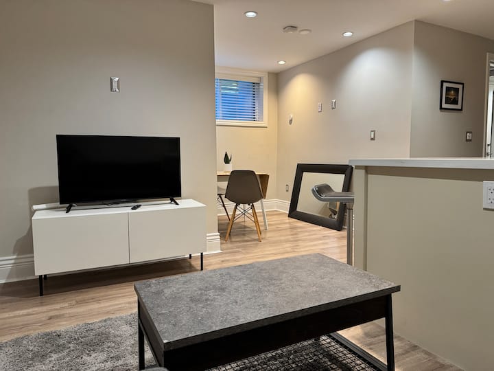 Guest Basement Suite In North Vancouver - North Vancouver