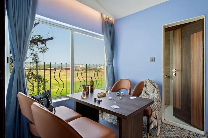 Dining area image 1