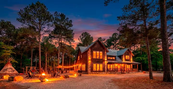 Family Fun, Pickle, Soccer, Golf, Pets, Sleeps 17 - Cabins for