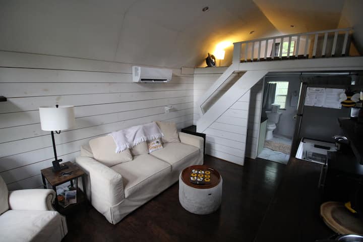 Tiny Smoky Hideaway - Sevierville, TN