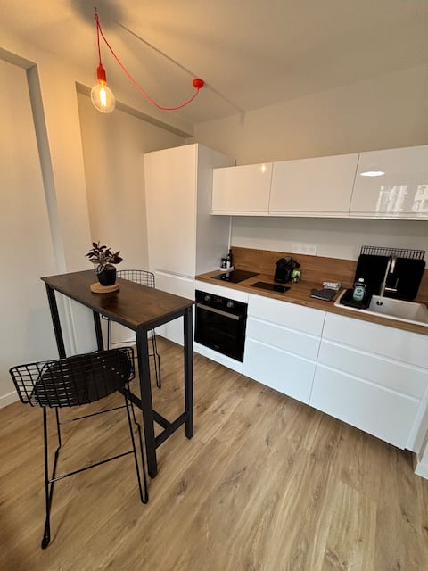 Top performing Airbnb: Trinité B&B – Elegant studio, Carmes district in Toulouse