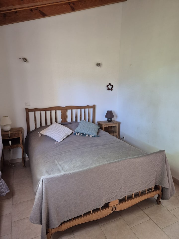Dhomë gjumi 2