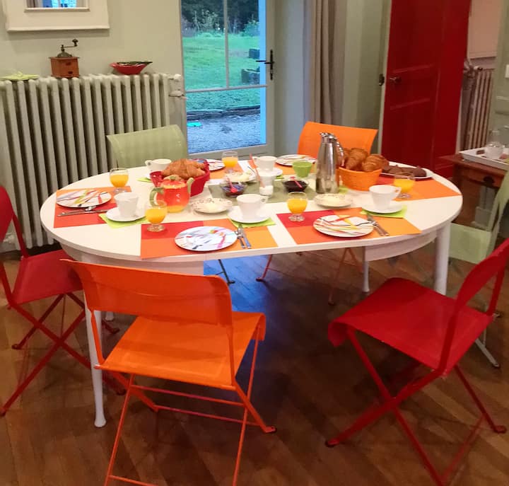 Chambre Ancolie à L'étage A Vue Sur  Cour & Jardin - Montreuil-Bellay