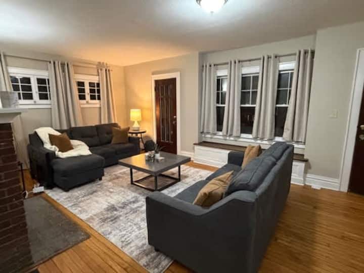 Spacious 5 Bdrm Entire Home: Walk To Su, Hospitals - Syracuse, NY