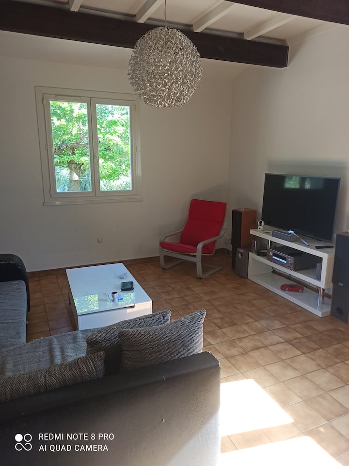 Villa Au Calme Entourée De Son Jardin Apaisant - Calvisson