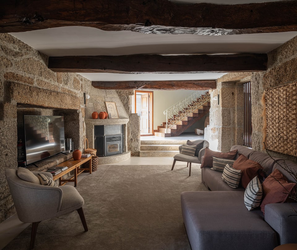 A granite farmhouse on a Vinho Verde estate, Fregim, Amarante, Portugal, photo 4 of 10