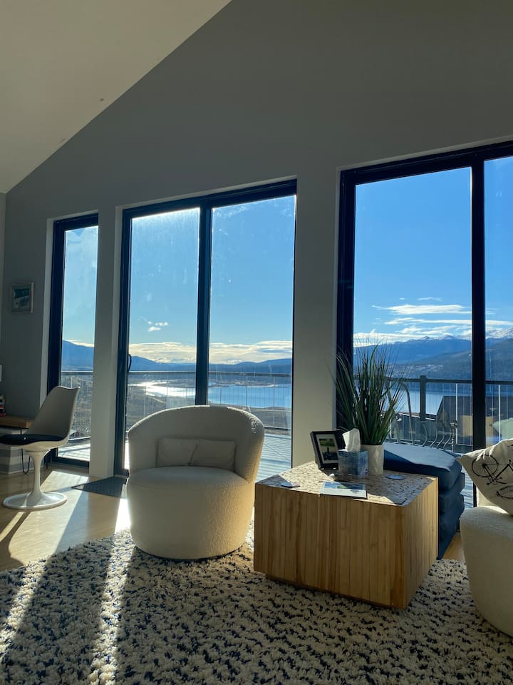 Modern Mtn/lake View Home
With Wall Of Windows - Twin Lakes, CO
