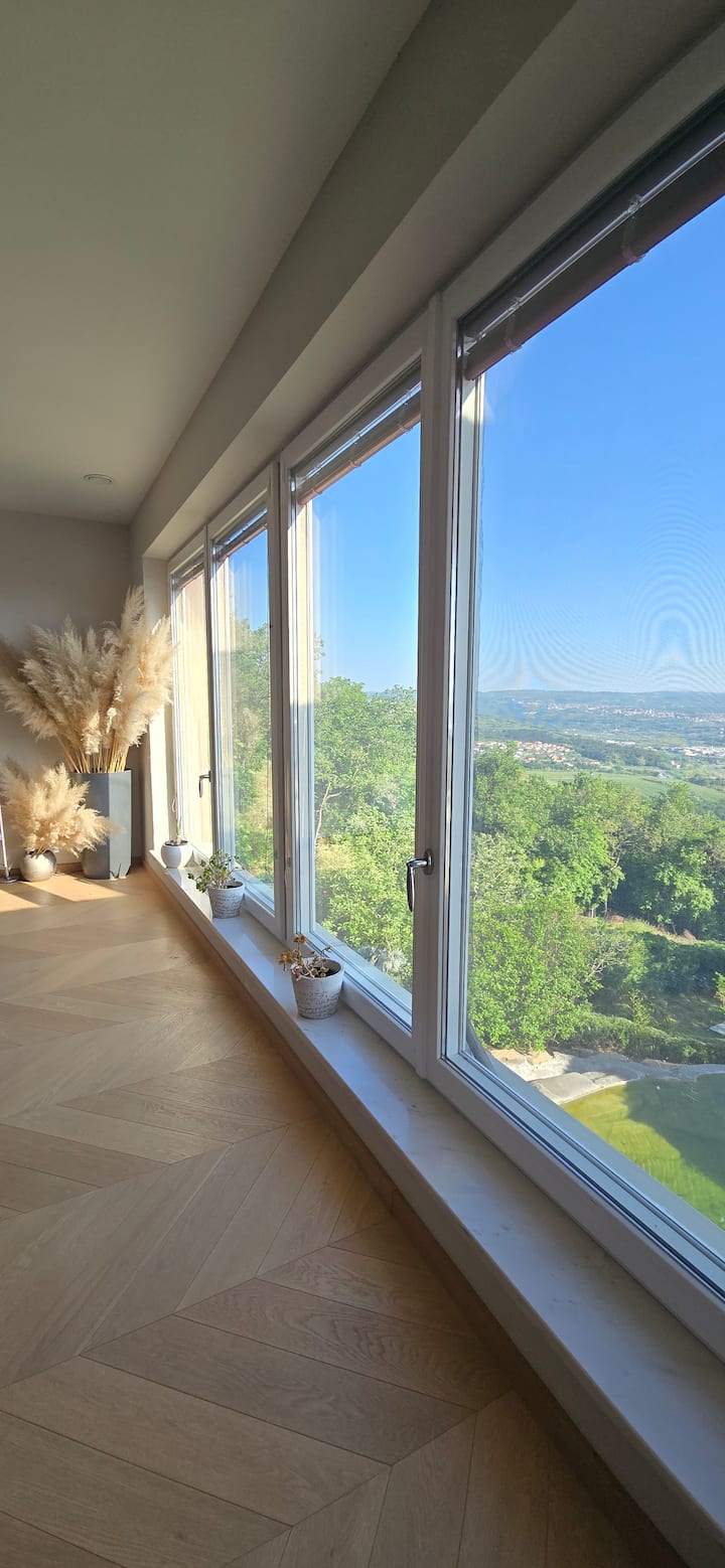 Free Parking. Pool. Views.
Patio. 1 Bd Apartment - Koper