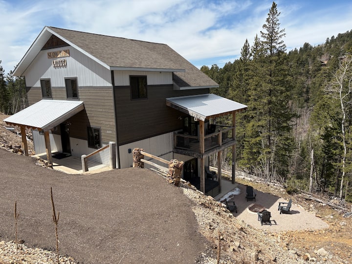 Slow Ride Lodge Hot Tub Sleeps 17 - Deadwood, SD
