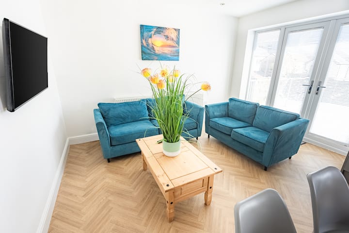 Modern Stay At Swansea - The Mumbles