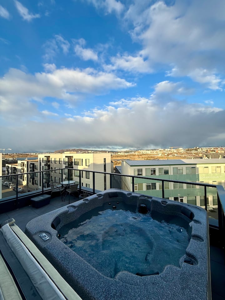 Luxury “Penthouse” W/ Jacuzzi - Iceland