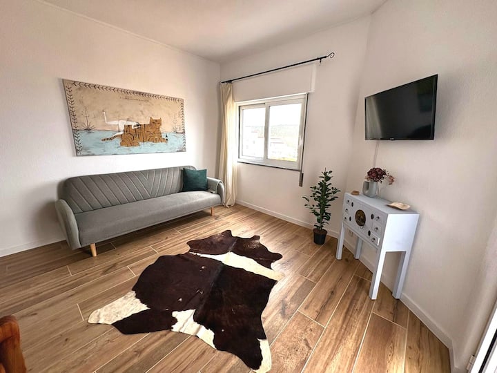 Stunning Sea Views • Walk To The Beach & Shops - Luz