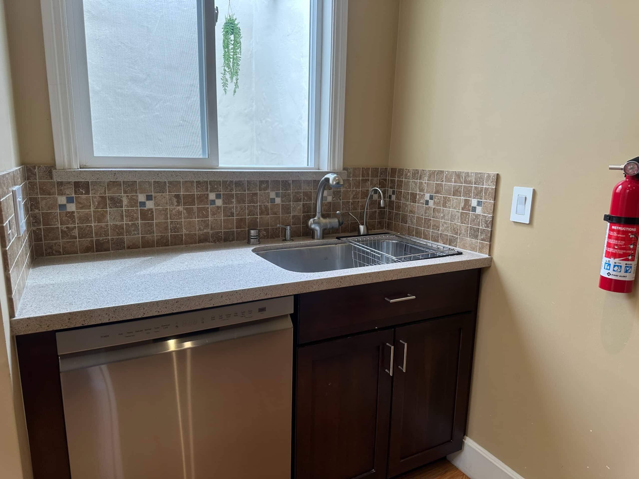 Guesthouse in San Francisco · ★5.0 · 2 bedrooms · 2 beds · 1 bath - Image 14