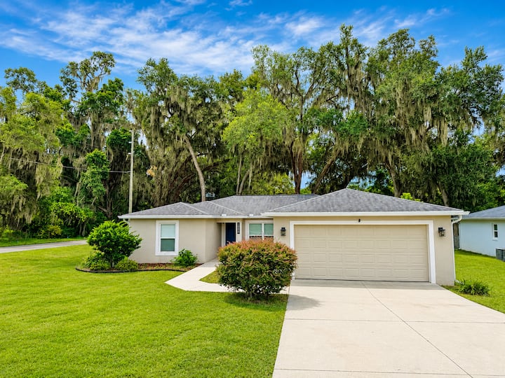 Home In Wildwood - The Villages, FL