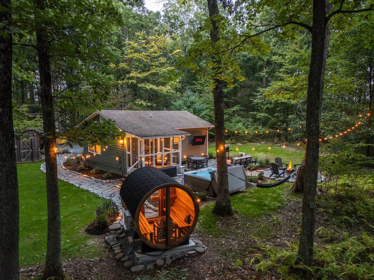 Sauna + Hot Tub | Lake Access | Dog Friendly