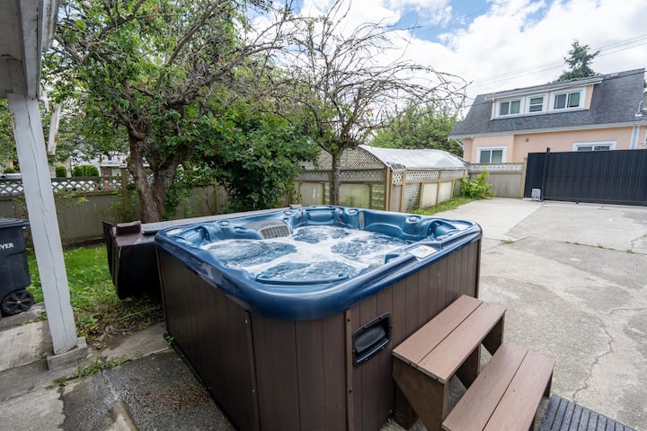 Large Vancouver, Bc Home Between Main & Fraser St. - Burnaby