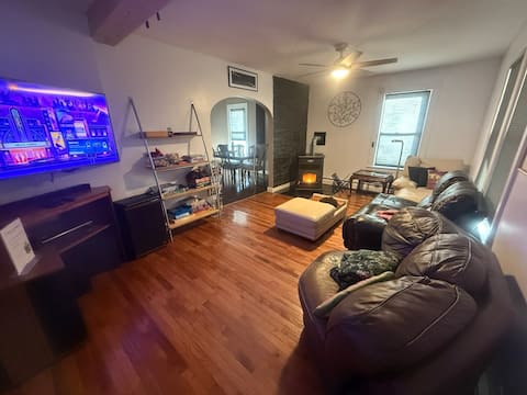 Charming Home Getaway near Sunday River & Hikes