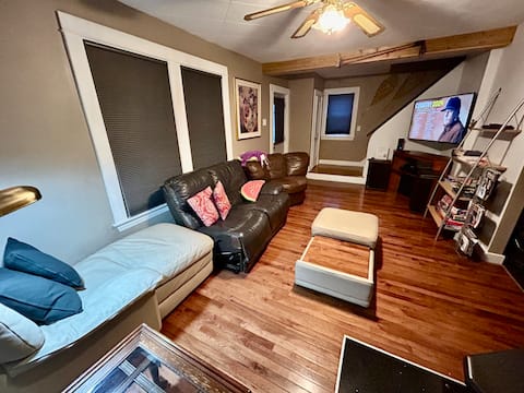 Charming Home Getaway near Sunday River & Hikes