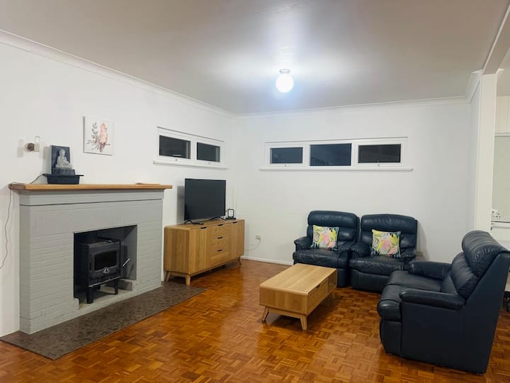 The Canna House - Bordertown