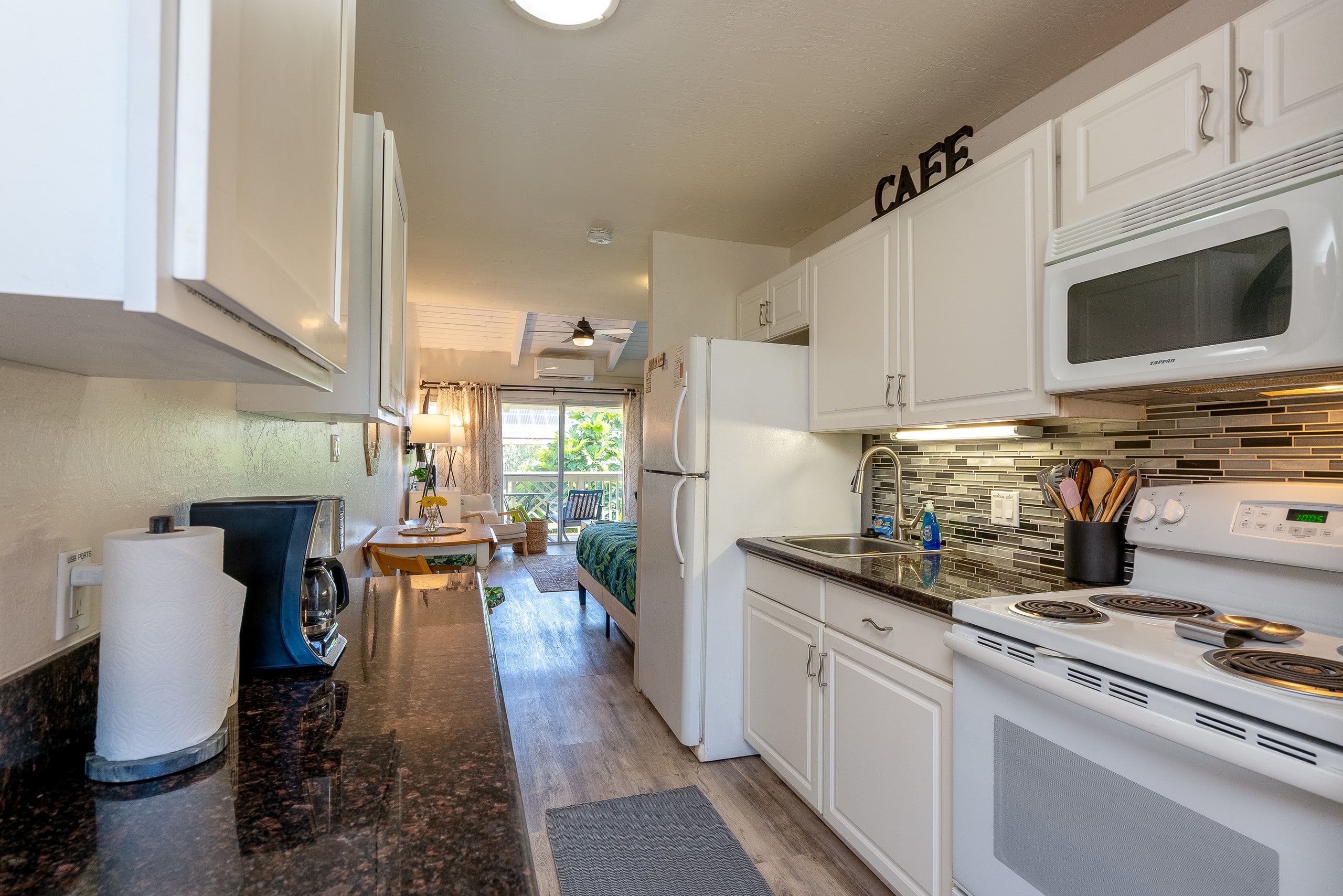 Condo in Kihei · ★5.0 · Studio · 2 beds · 1 bath - Image 7