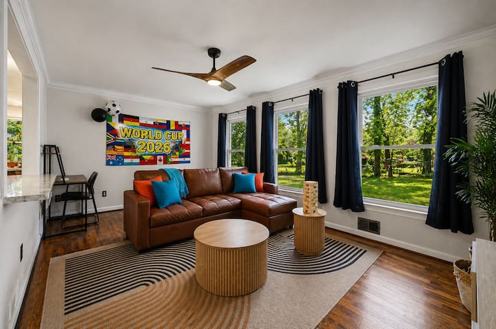 Sleeps 10 Near Atlanta | Sunroom + Bunk Bed - Stone Mountain, GA
