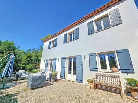 Family home with 4 bedrooms