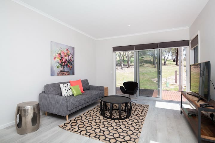 Homewood Lodge - Ironbark Cabin - Yea