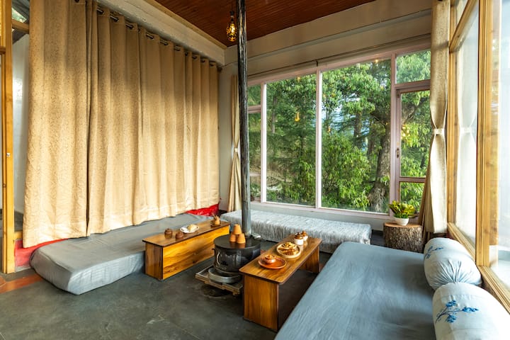 Escape To Nature In Jibhi | Spacious 4br Cottage - Jibhi