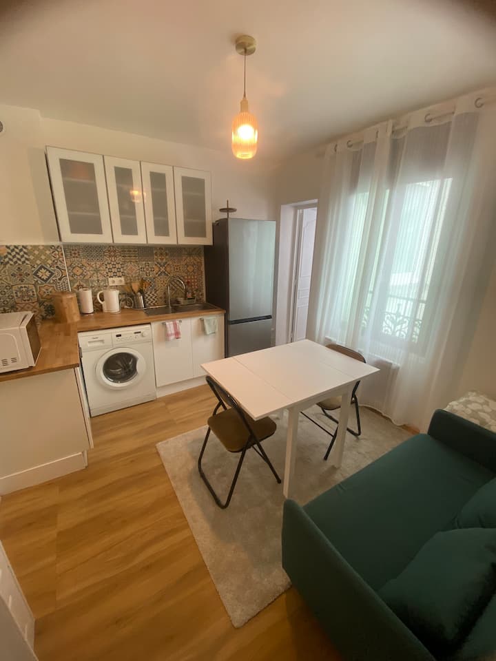 * F2 Cosy Avec Chambre Et Douche Séparées - Saint-Ouen