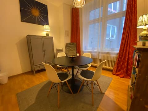 Erfolgreiche Airbnb-Immobilie: Right by the main train station – modern apartment in the center in Wuppertal