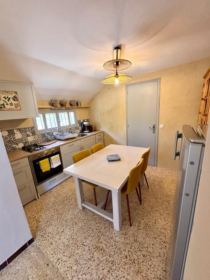 Studio à Roussillon Avec Vue Sur Le Luberon. - Roussillon