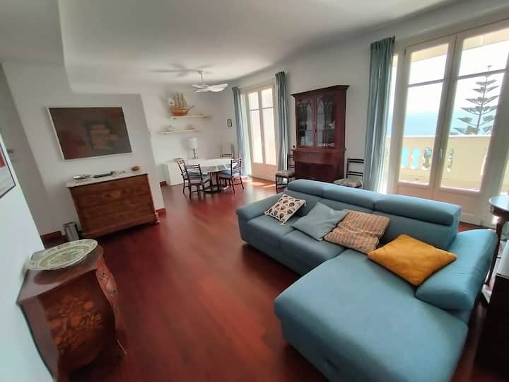 Attico Vista Mare E Piscina - Bordighera