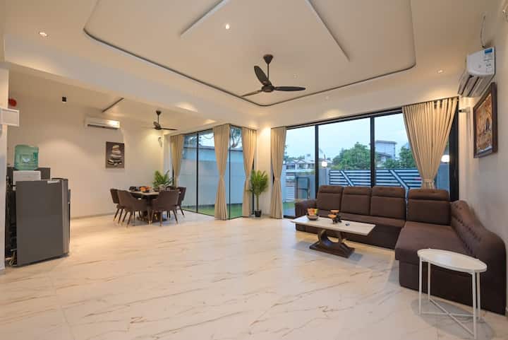 Re Treat 6bhk Luxury Pool Villa W/ Turf & Garden - Lonavla
