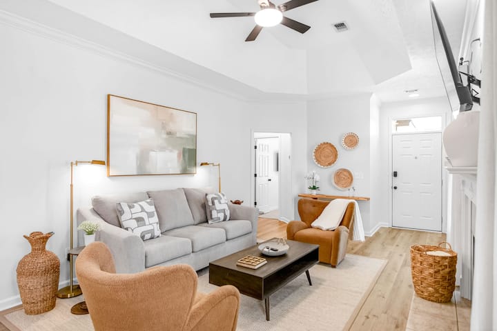 Spacious 3-bedroom Home In Montgomery - Montgomery
