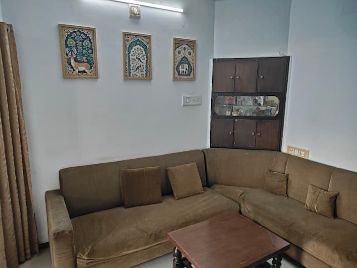 2bhk Flat Near Alkapuri, Vadodara | Wifi | Parking - Vadodara