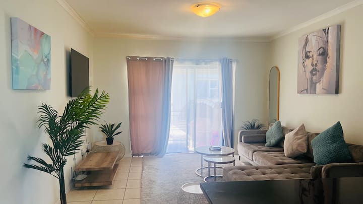 Peaceful Cape Town Retreat With Pool & Gym - Somerset West
