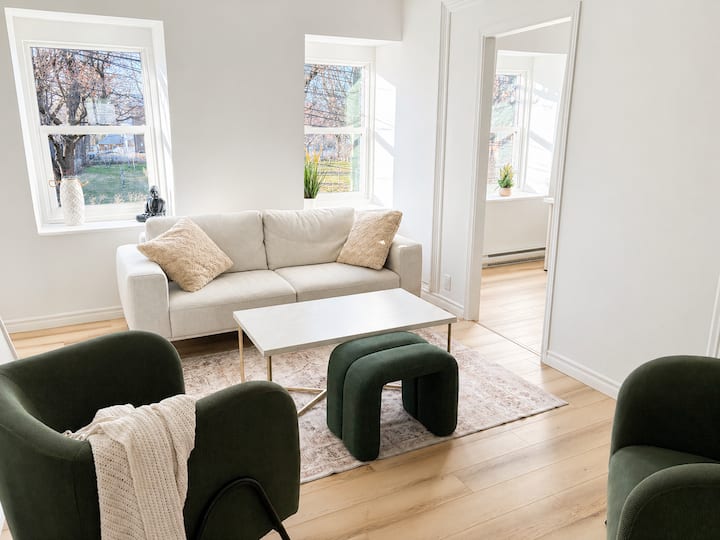 Appartement Rénové Et Lumineux Au Coeur De Québec - Lévis